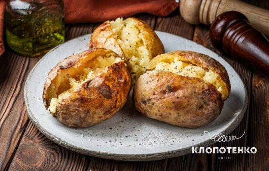 печена картопля