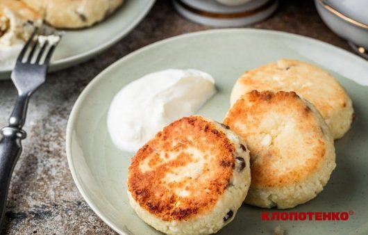 Безлактозні сирники з родзинками