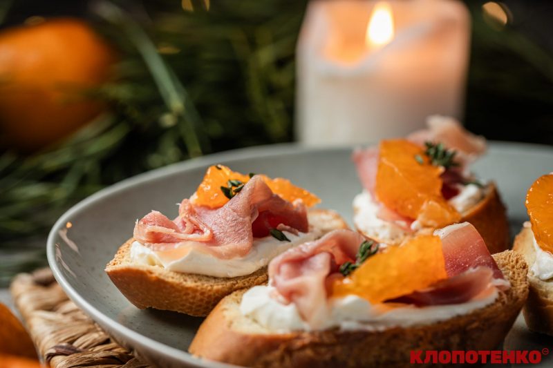 Канапки з хамоном 