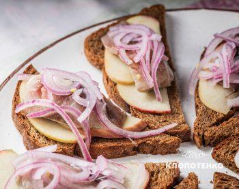 бутерброди з оселедцем