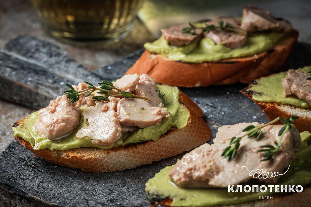бутерброди з печінкою тріски