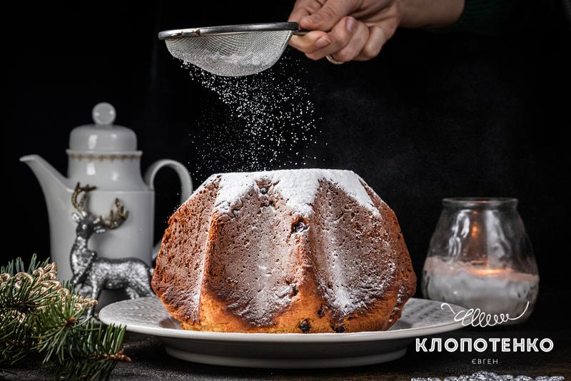 Присипання кексу цукровою пудрою