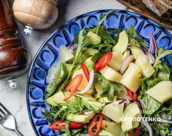 Салат з ананасом