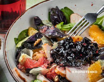 салат з копченою куркою