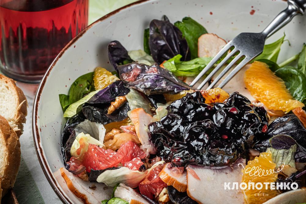салат з копченою куркою