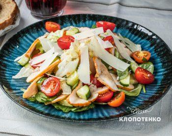 Салат з копченою куркою