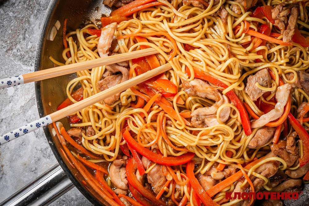 яєчна локшина з куркою