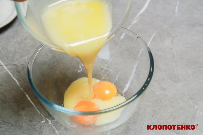 масло та яйця