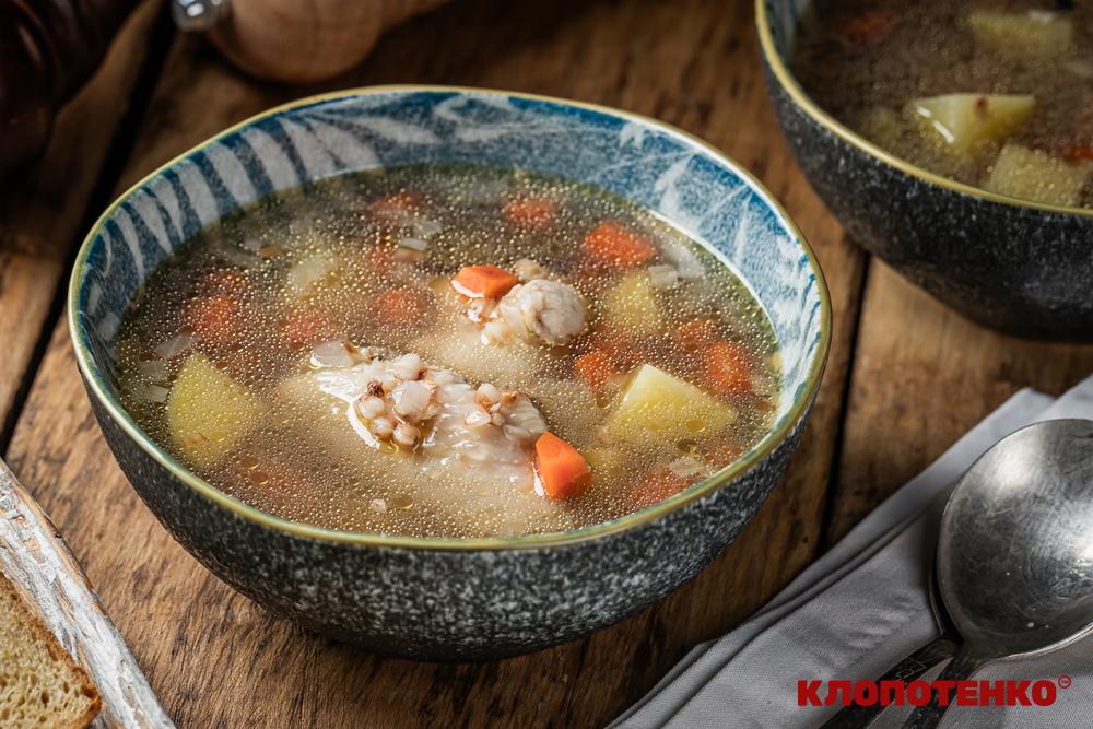 Гречаний суп з куркою та овочами