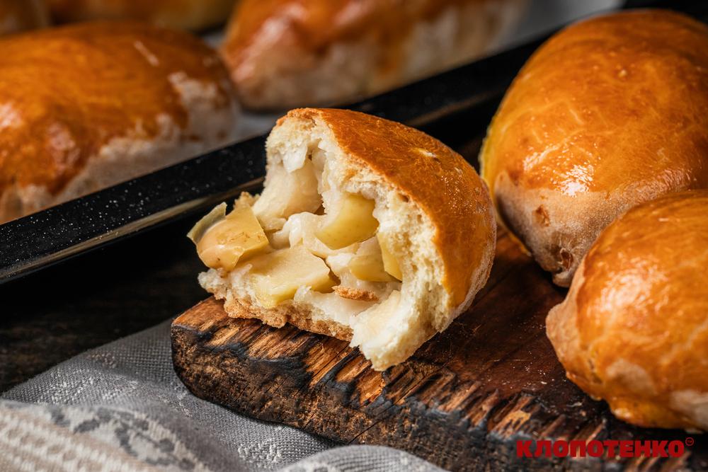 пиріжки з яблуками
