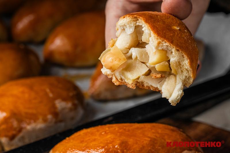 пиріжки з яблуками