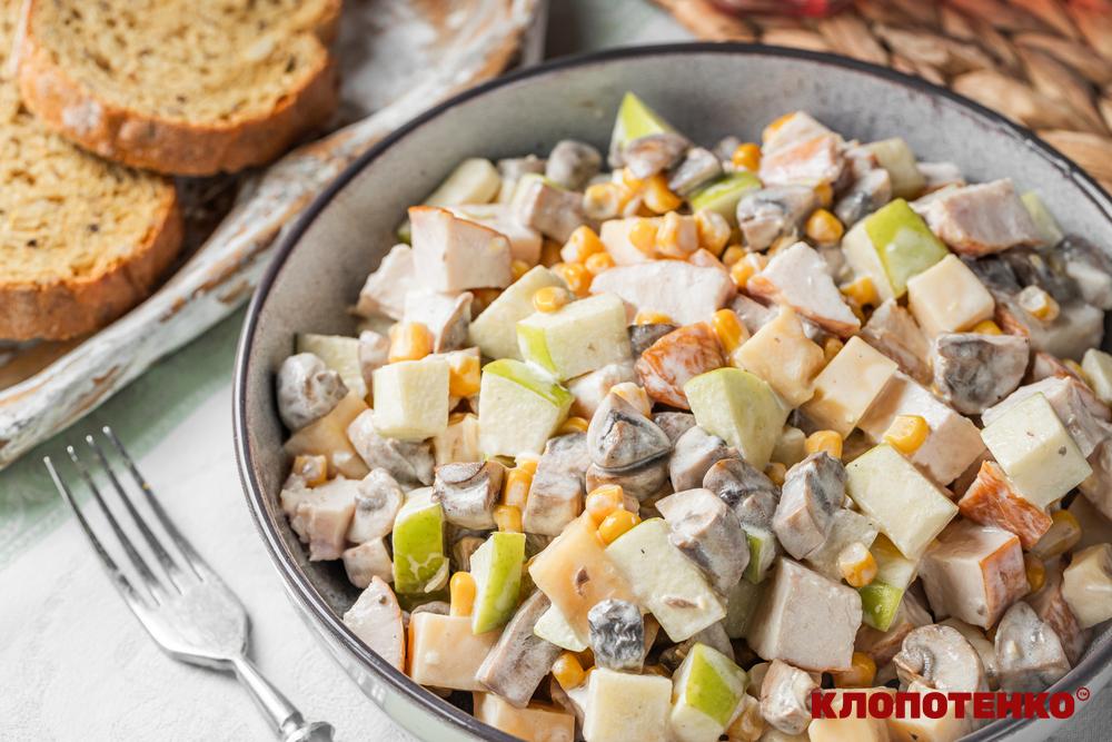 салат з копченою грудкою