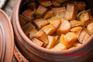 томлена картопля з мʼясом