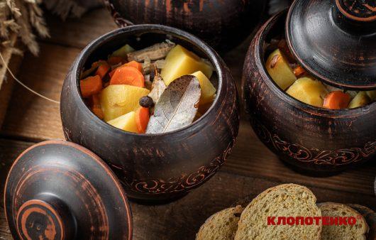 Картопля в горщиках