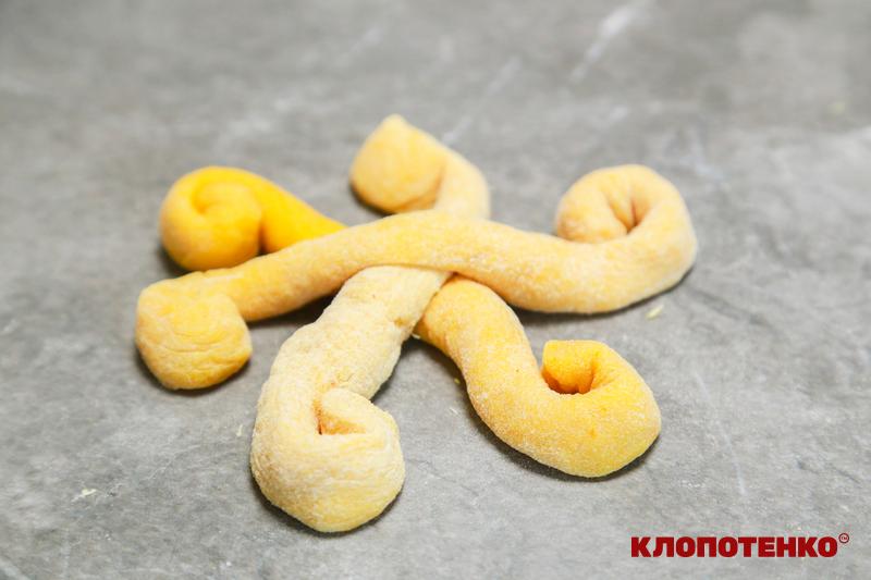 Формування декоративних елементів з тіста