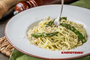 паста зі спаржею