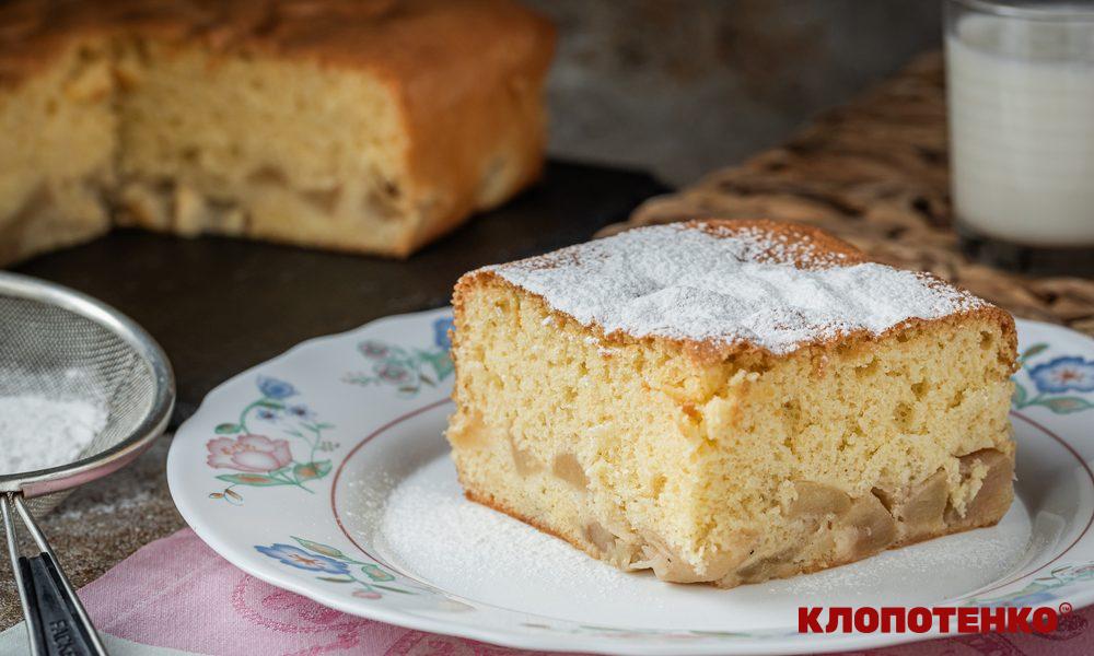 Пляцок з яблуками