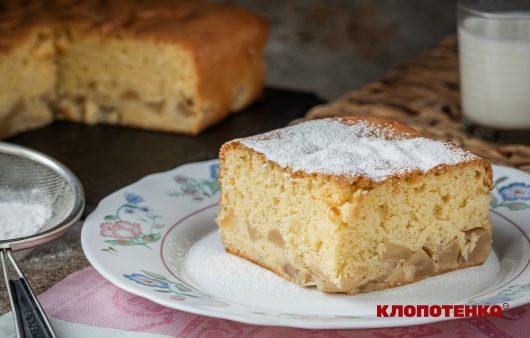 Пляцок з яблуками