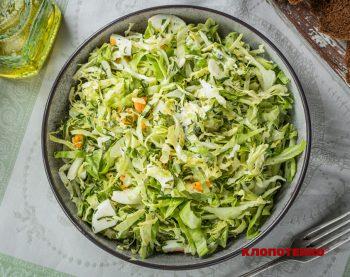 Салат з молодої капусти