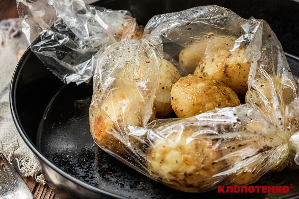 Молода картопля в духовці