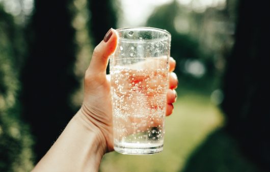 Приголомшливий ефект! Ось як газована вода допомагає ефективно худнути