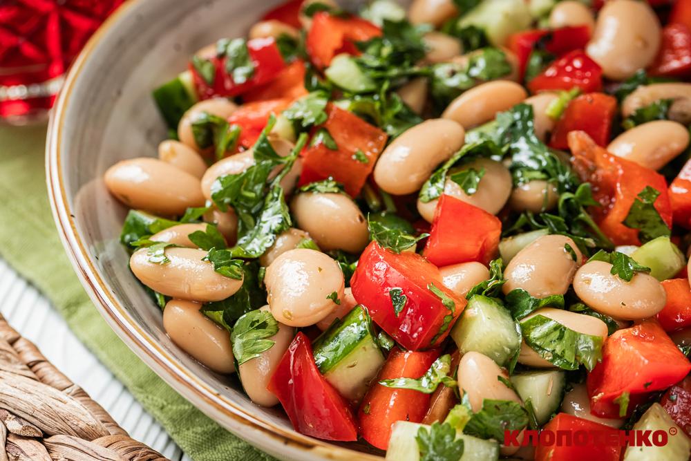 салат з квасолею