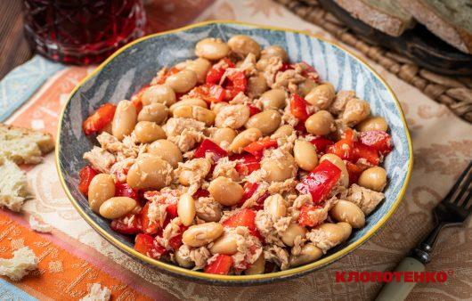 салат з квасолі та тунця