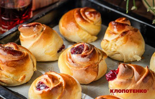 булочки з вишнями
