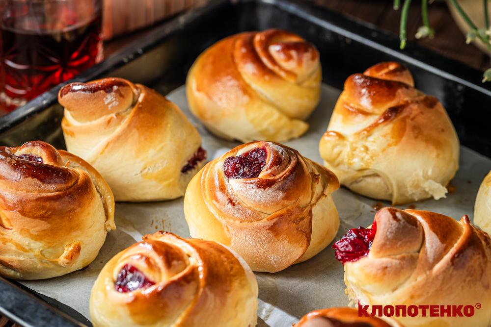 булочки з вишнями