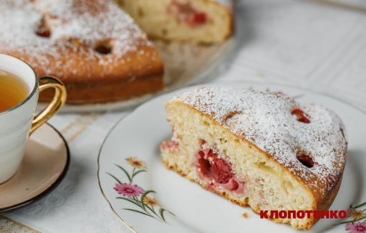 Пляцок з полуницею