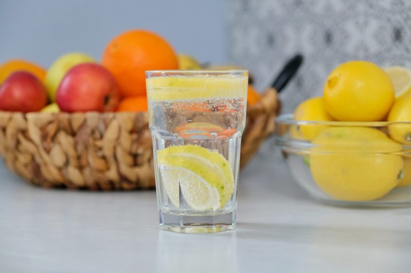 вода з лимоном 
