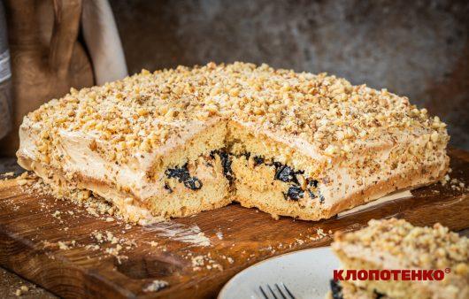 Пляцок з чорносливом