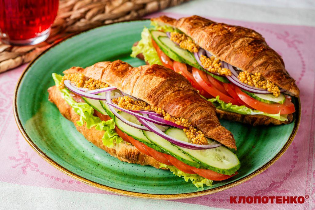 Круасан з овочами