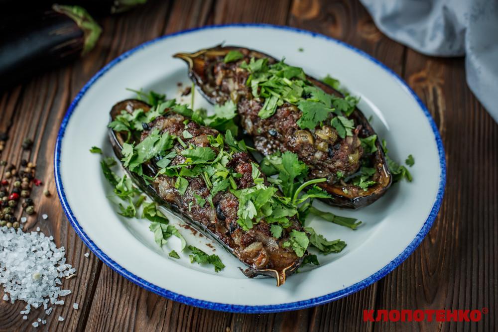 Фаршировані баклажани з яловичиною та оливками 