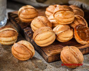 Печиво горішки зі згущеним молоком