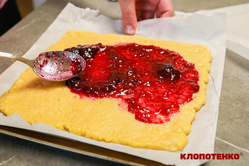 корж з джемом