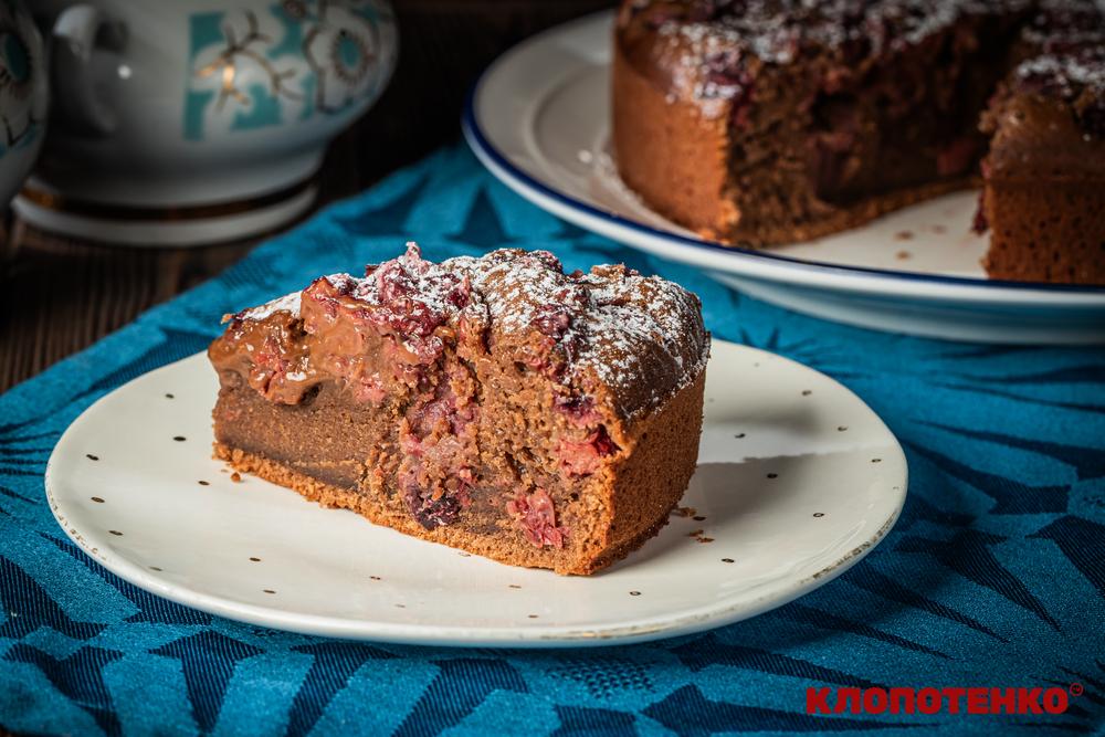 шоколадний пиріг