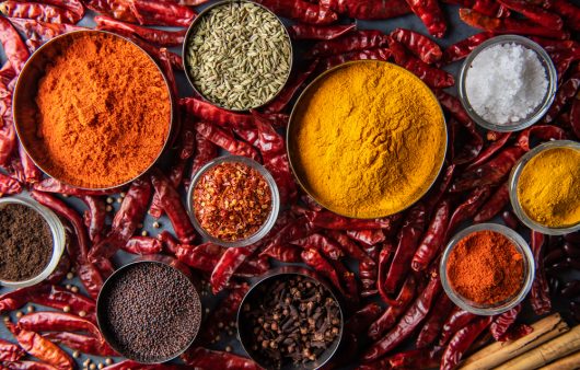 Який термін придатності у популярних спецій та як з’ясувати, що приправа зіпсована?