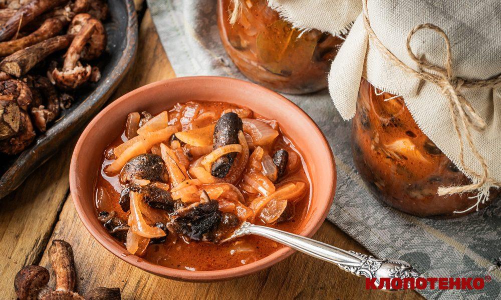 Опеньки в томаті