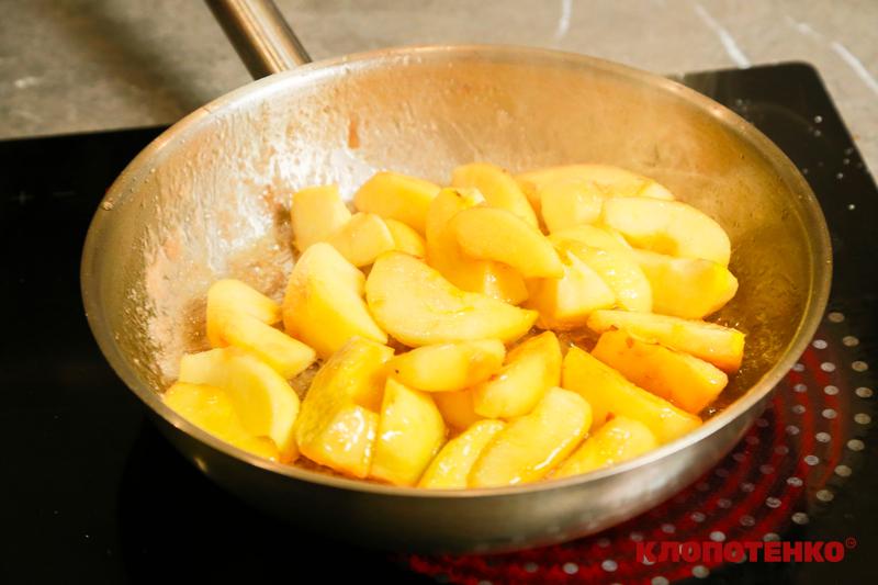 Карамелізація яблук
