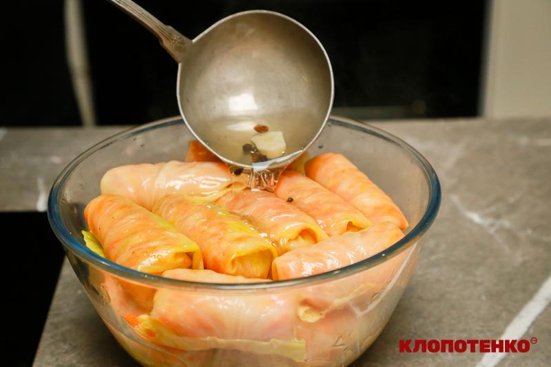 Заливання голубців маринадом