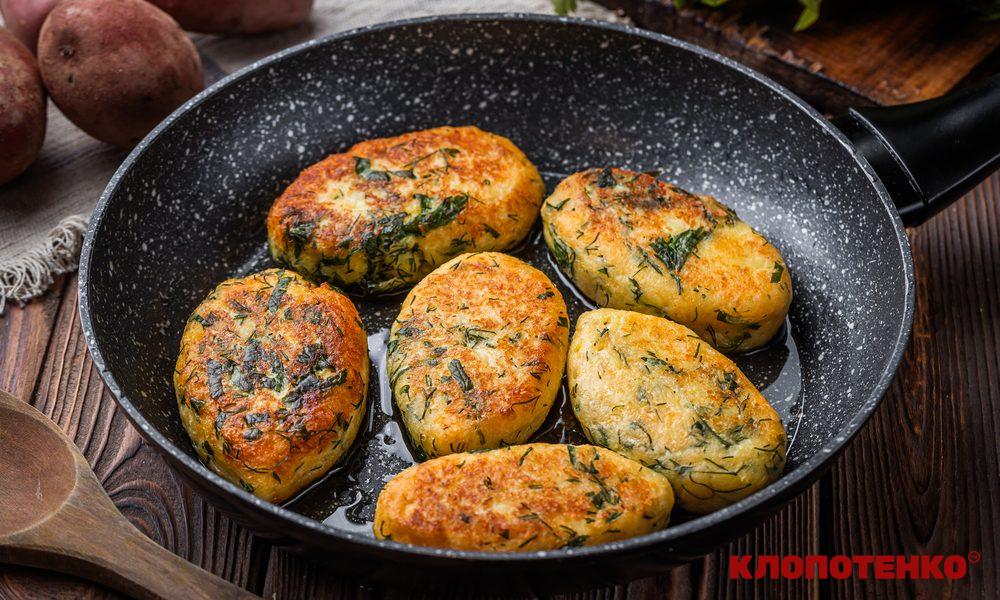 Ліниві пиріжки з картоплі на сковородф
