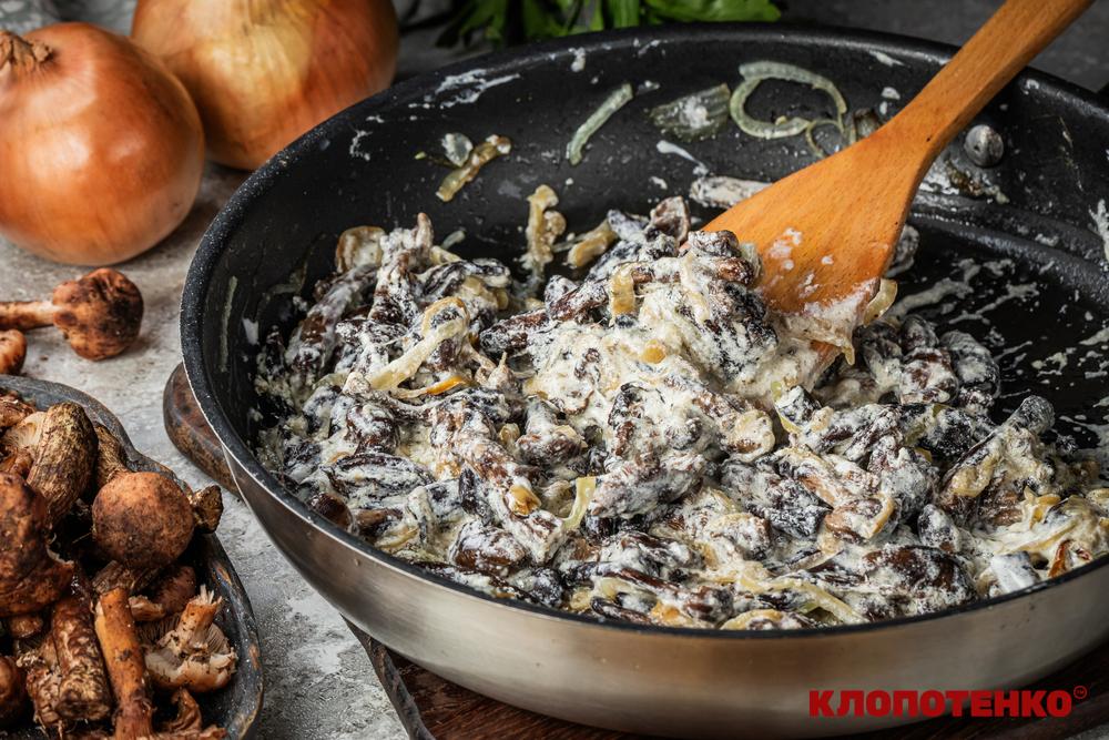 опеньки в сметані