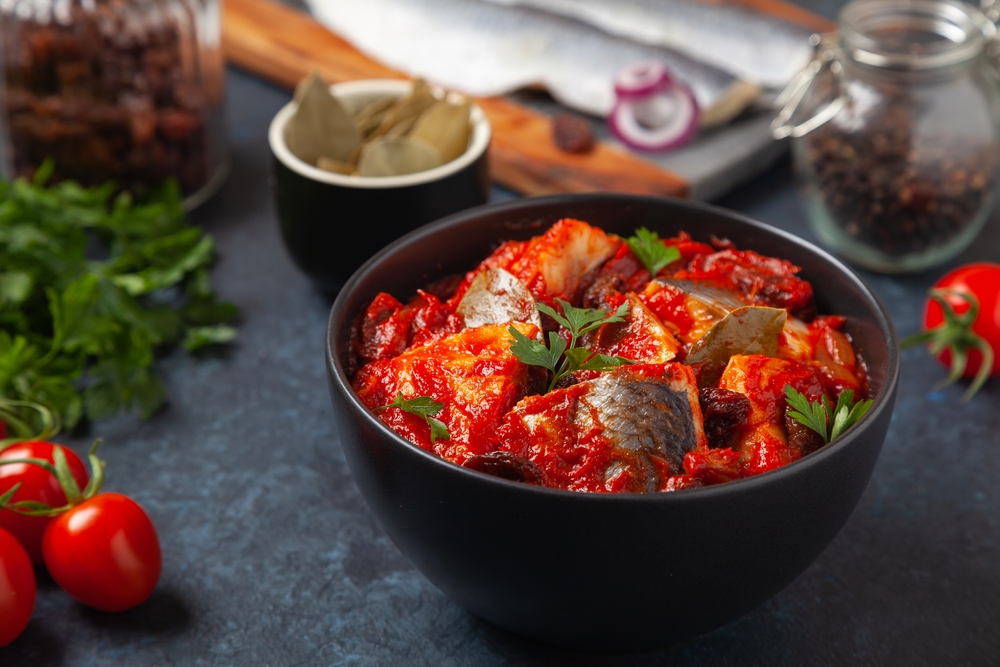 оселедець в томаті