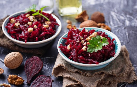 Салат з буряка і горіхів