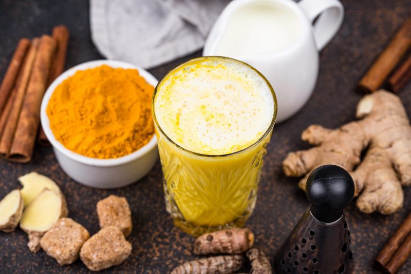 Чим корисне золоте молоко