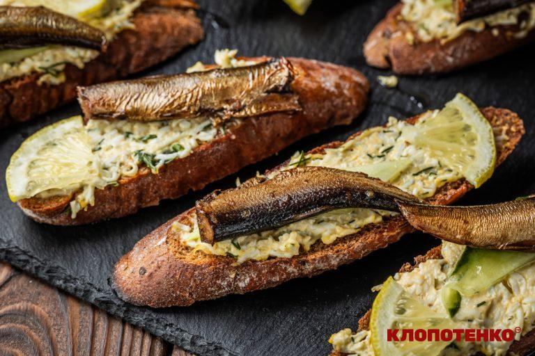 Бутерброди зі шпротами