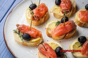 Канапки з червоною рибою