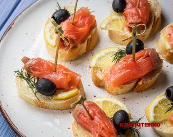 Канапки з червоною рибою