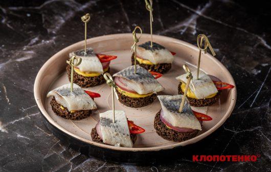 канапки з оселедцем
